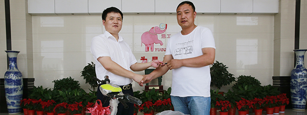 業(yè)績上揚傳喜訊  心系桑梓賀華誕